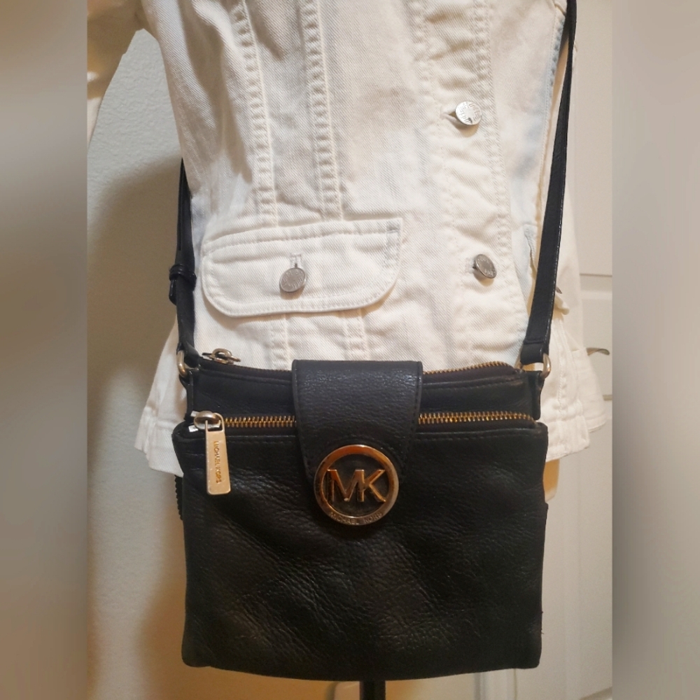 MICHAEL KORS LEATHER CROSSBODY BAG